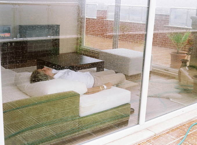 T&uuml;rk&acirc;n in ihrer Wohnung. Istanbul, T&uuml;rkei 2006